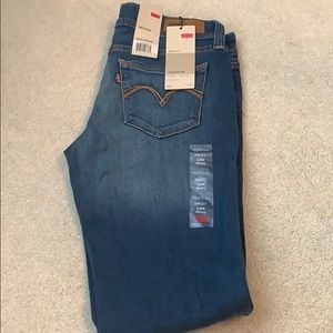 NEW Levi’s Low rise, Skinny Leg Jeans